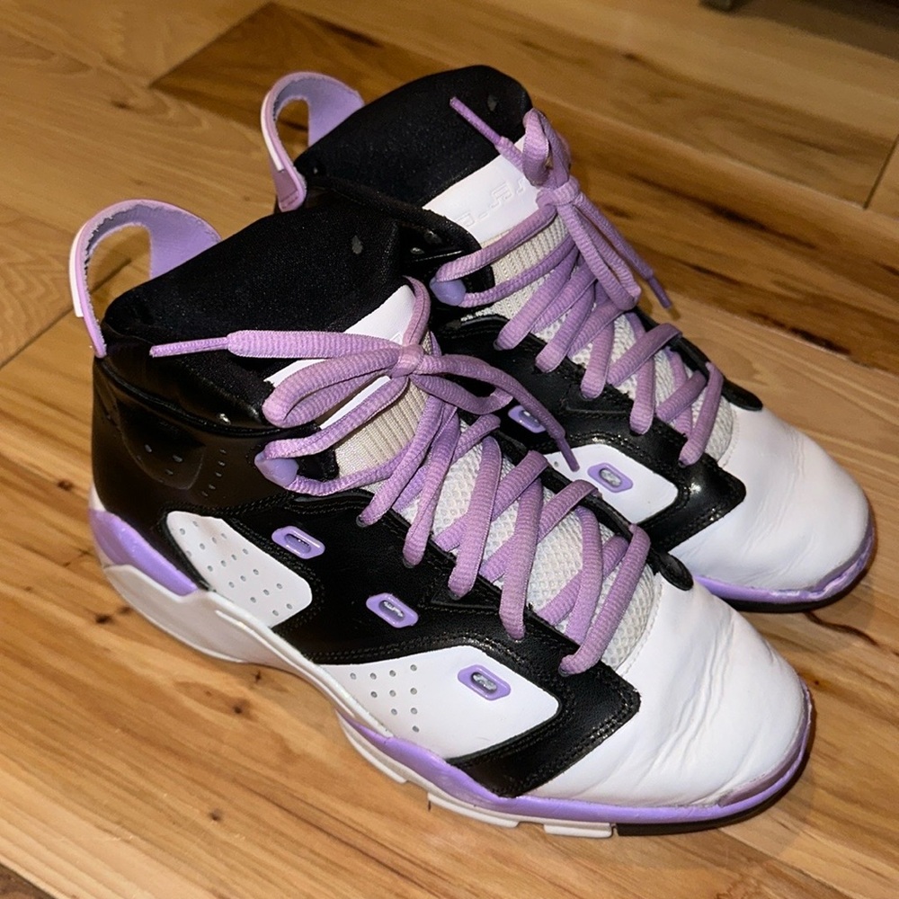 Air Jordan basketball shoes 7Y